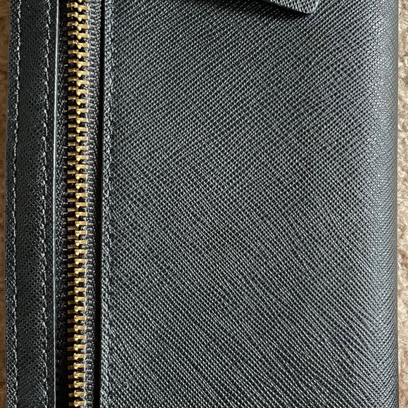 Black leather Kate Spade wallet - Picture 2 of 3